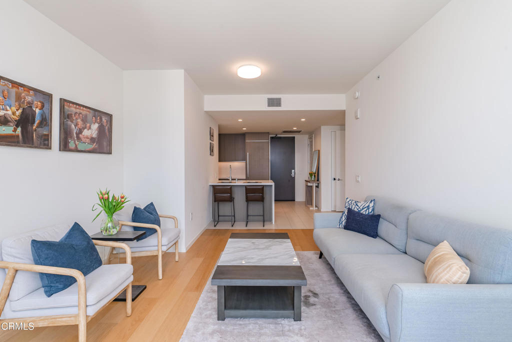 889 Francisco Street 802