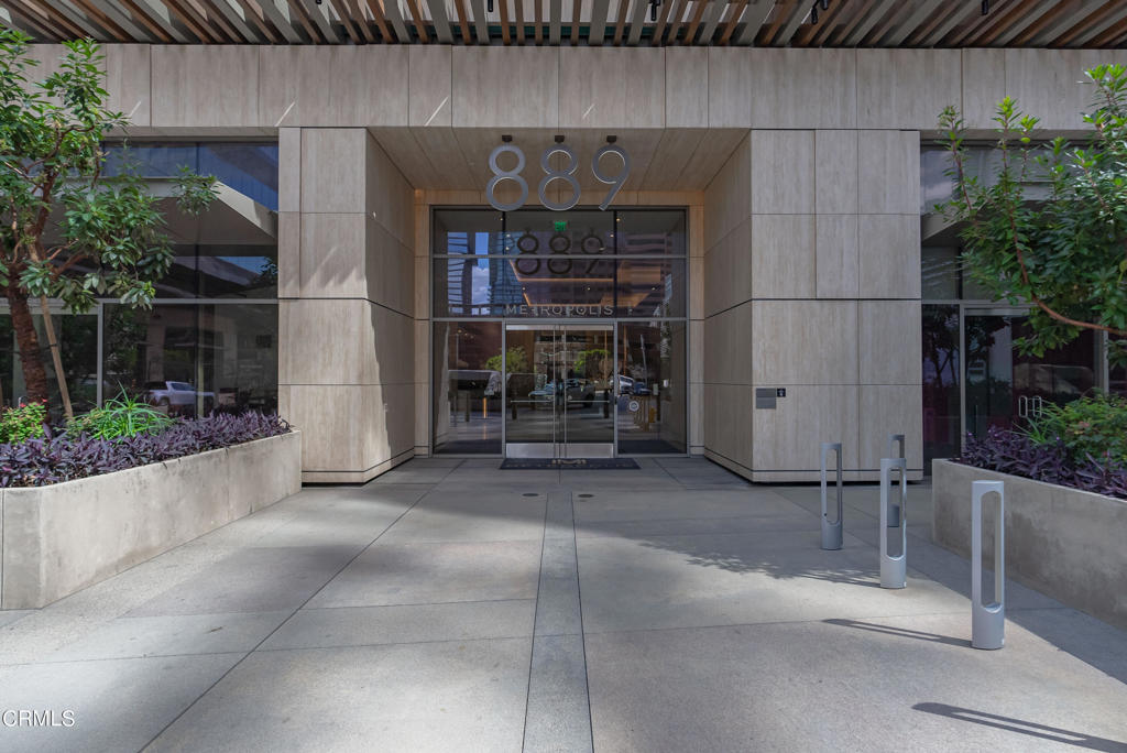 889 Francisco Street 802
