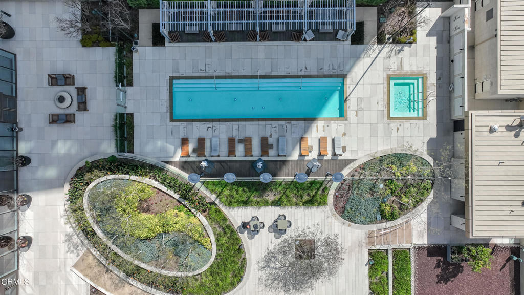 889 Francisco Street 802