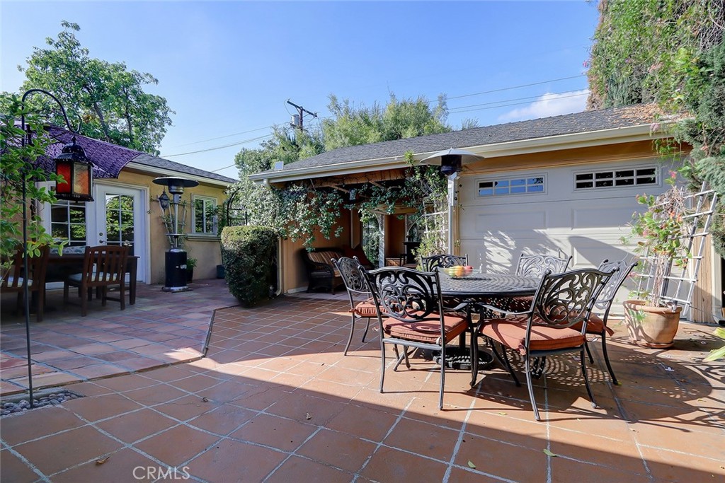 2779 E Orange Grove Boulevard