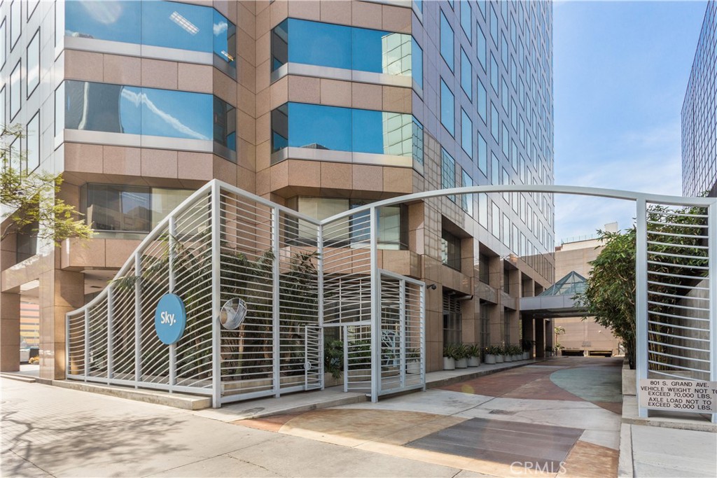 801 S Grand Avenue 2212