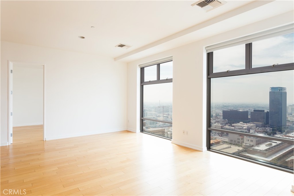 801 S Grand Avenue 2212