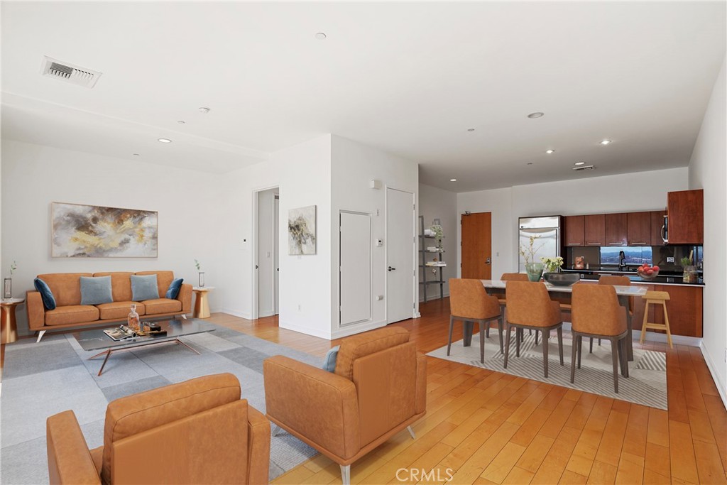 801 S Grand Avenue 2212