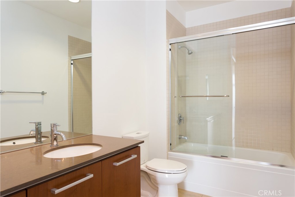 801 S Grand Avenue 2212