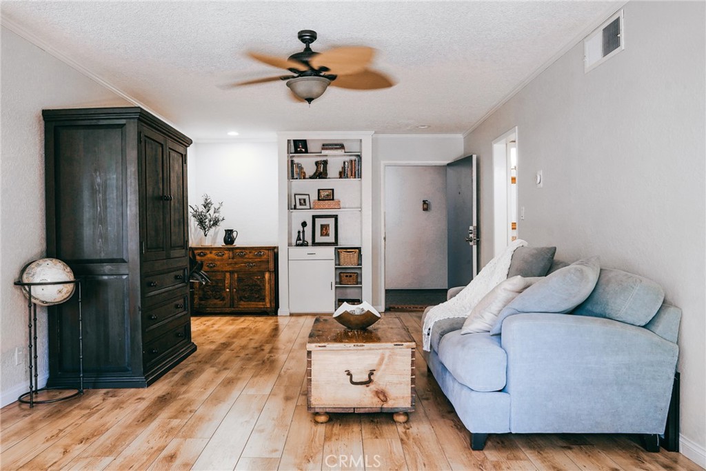2386 E Del Mar Blvd 101