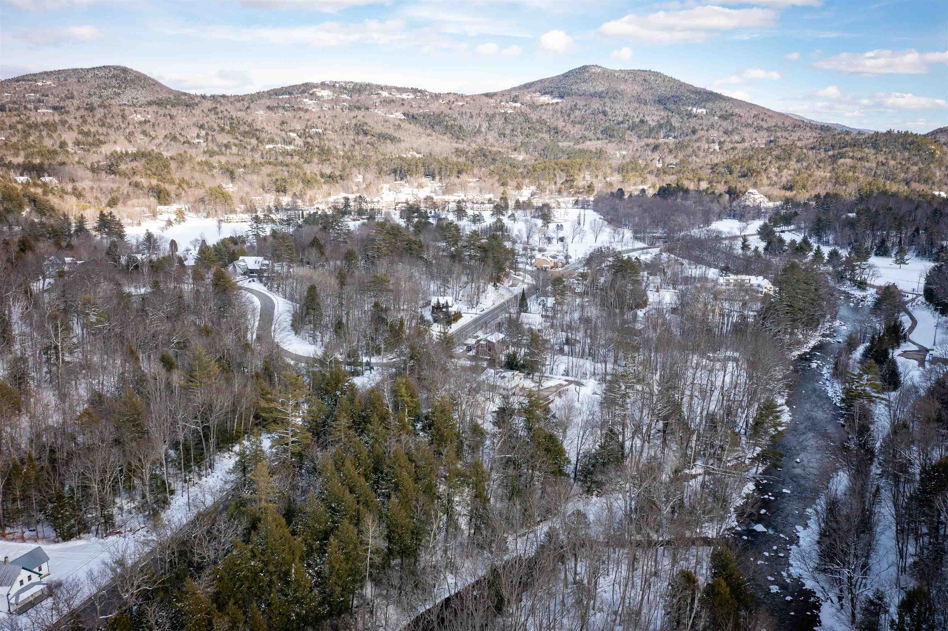 4 St Martins Drive Unit: Map R12/Parcel 133 & Map V01/Parcel 21