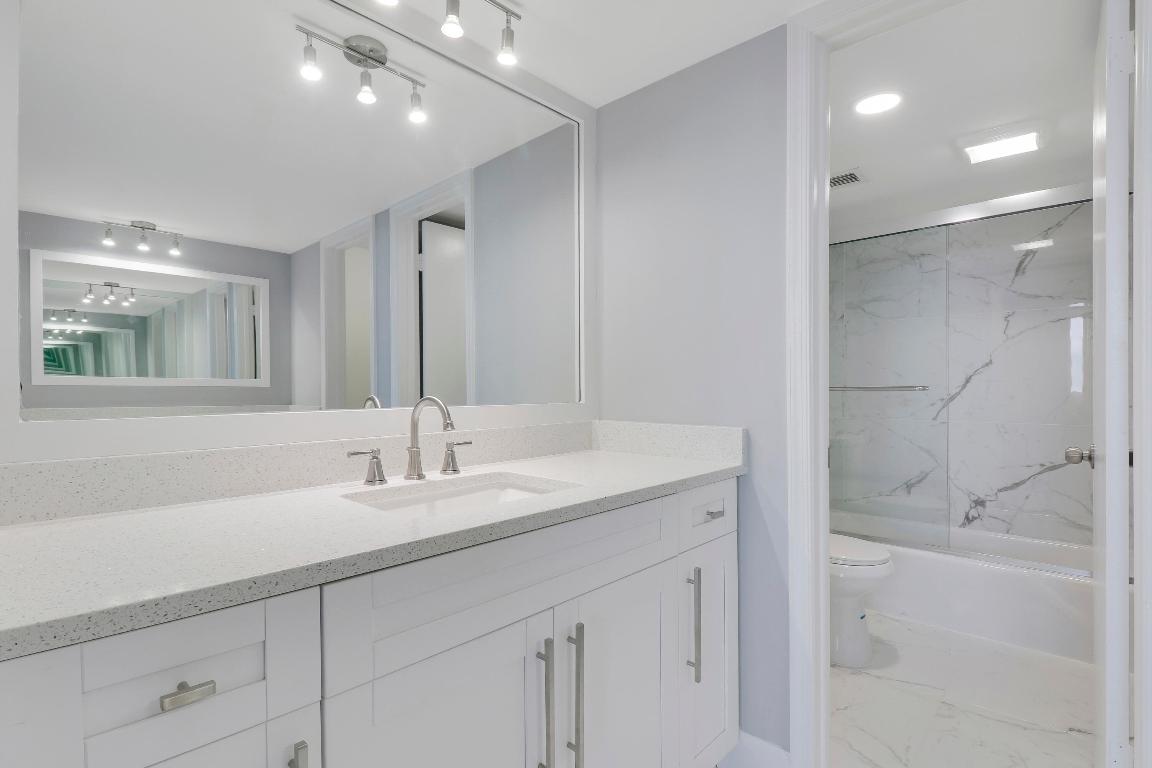 401 Lake Shore Drive 205