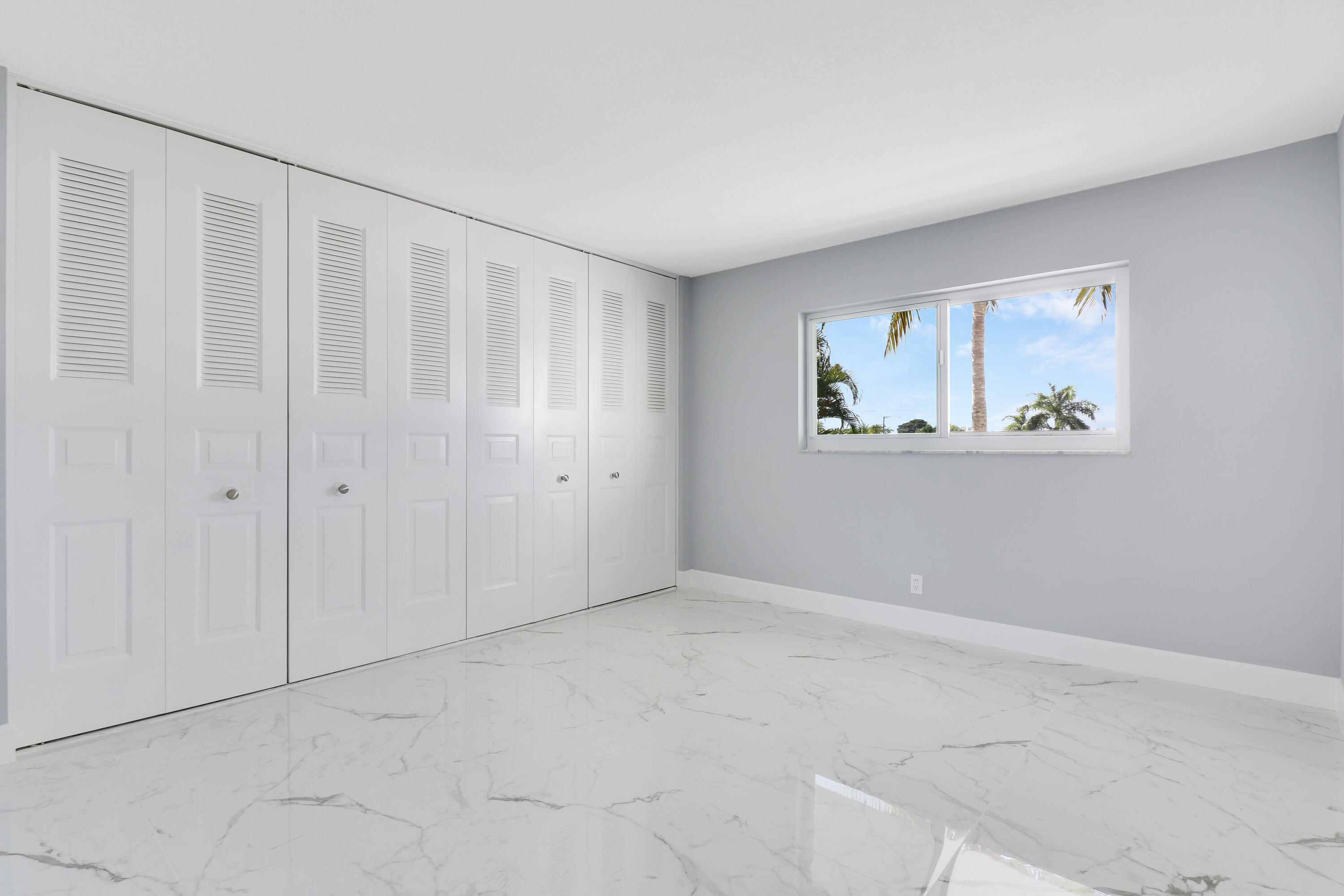 401 Lake Shore Drive 205