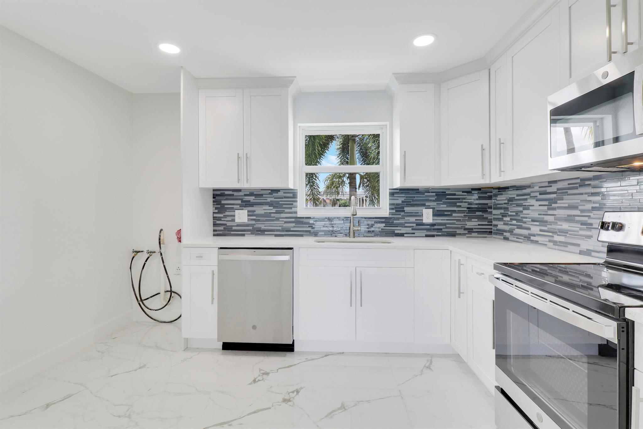 401 Lake Shore Drive 205