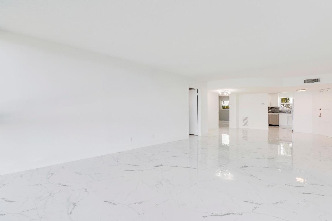 401 Lake Shore Drive 205