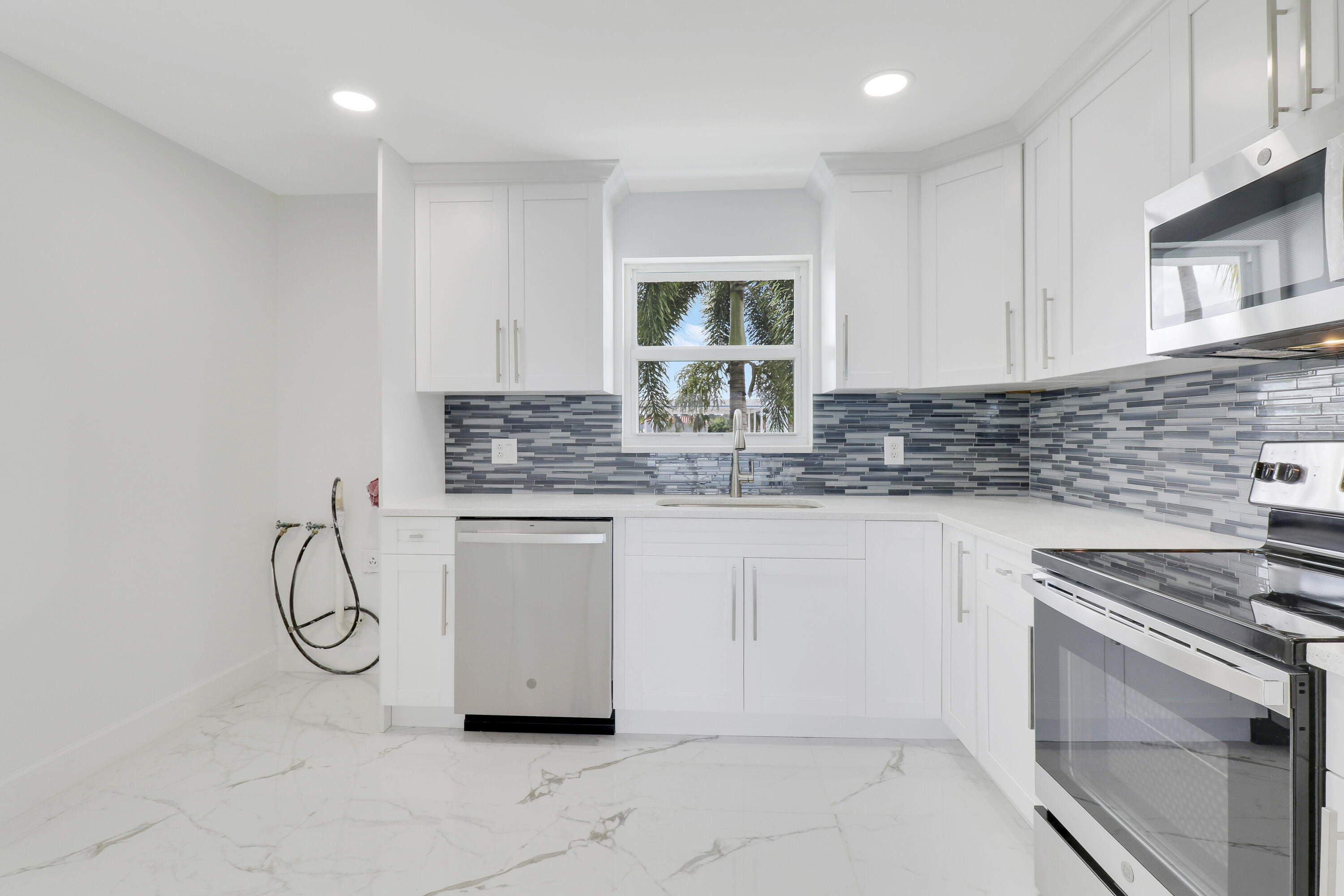 401 Lake Shore Drive 205