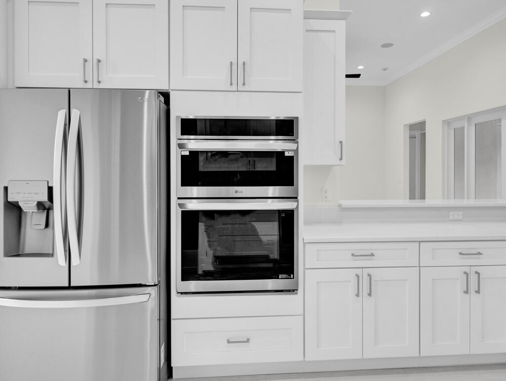 11353 Tangerine Boulevard