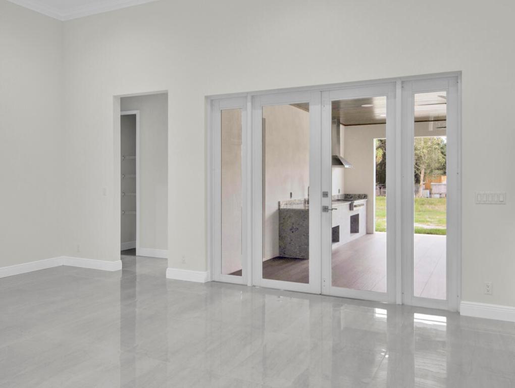 11353 Tangerine Boulevard