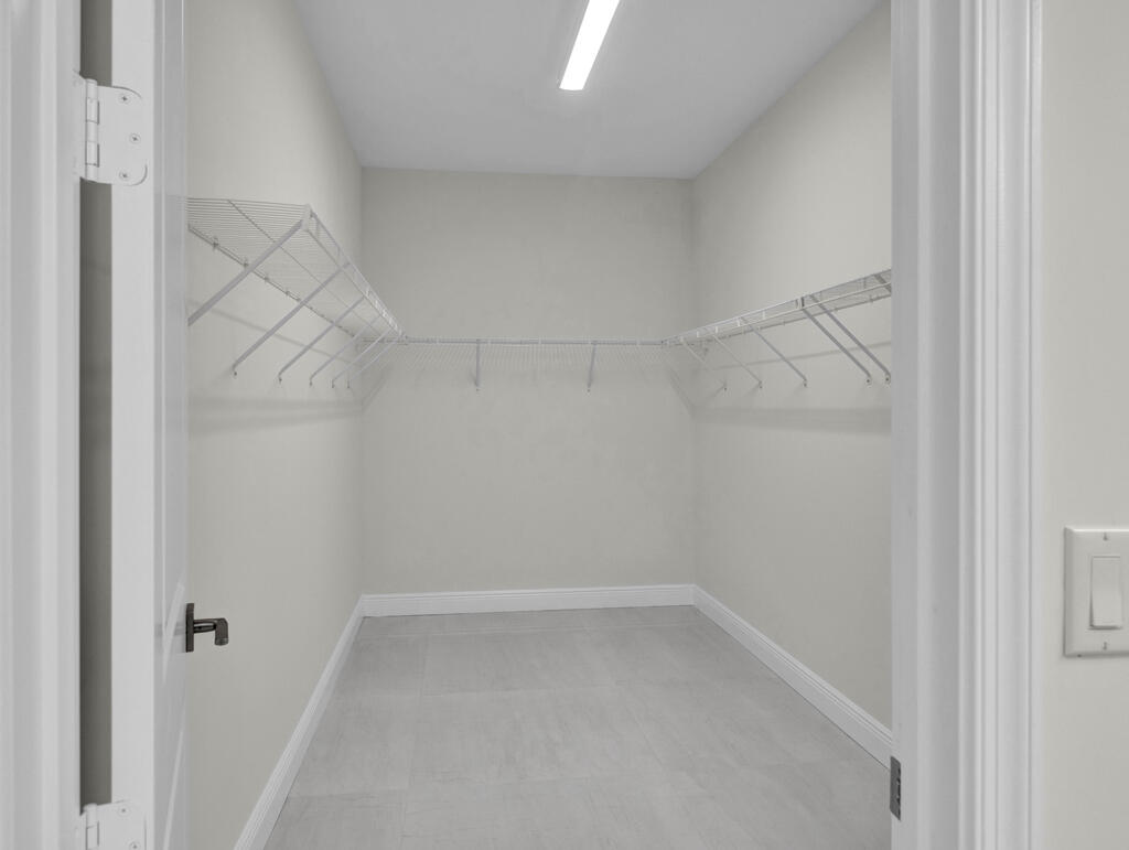 11353 Tangerine Boulevard