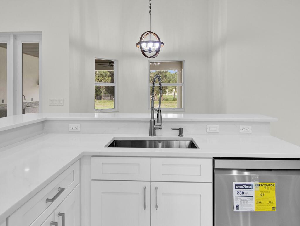 11353 Tangerine Boulevard