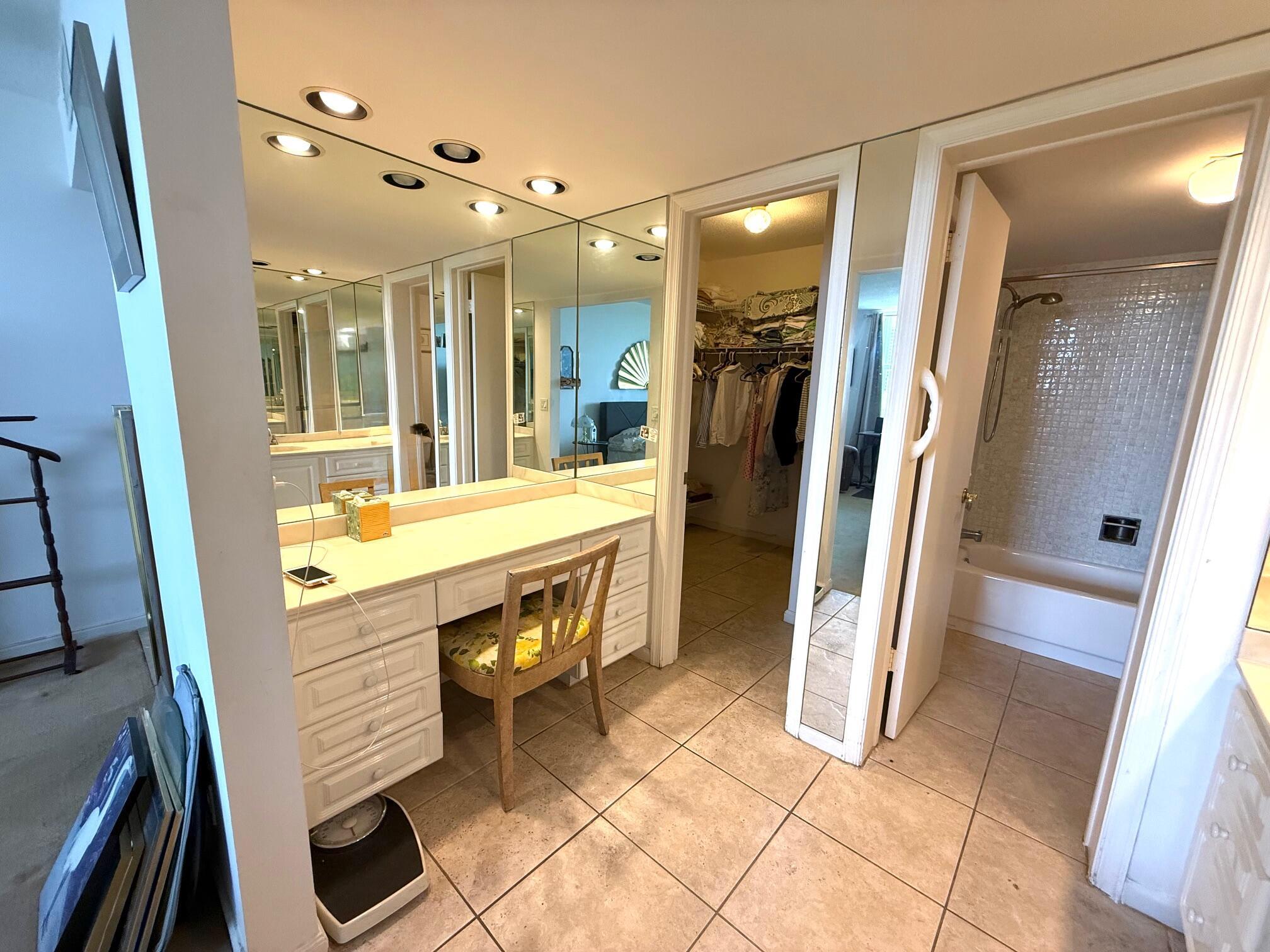 801 Lake Shore 411 Drive 411