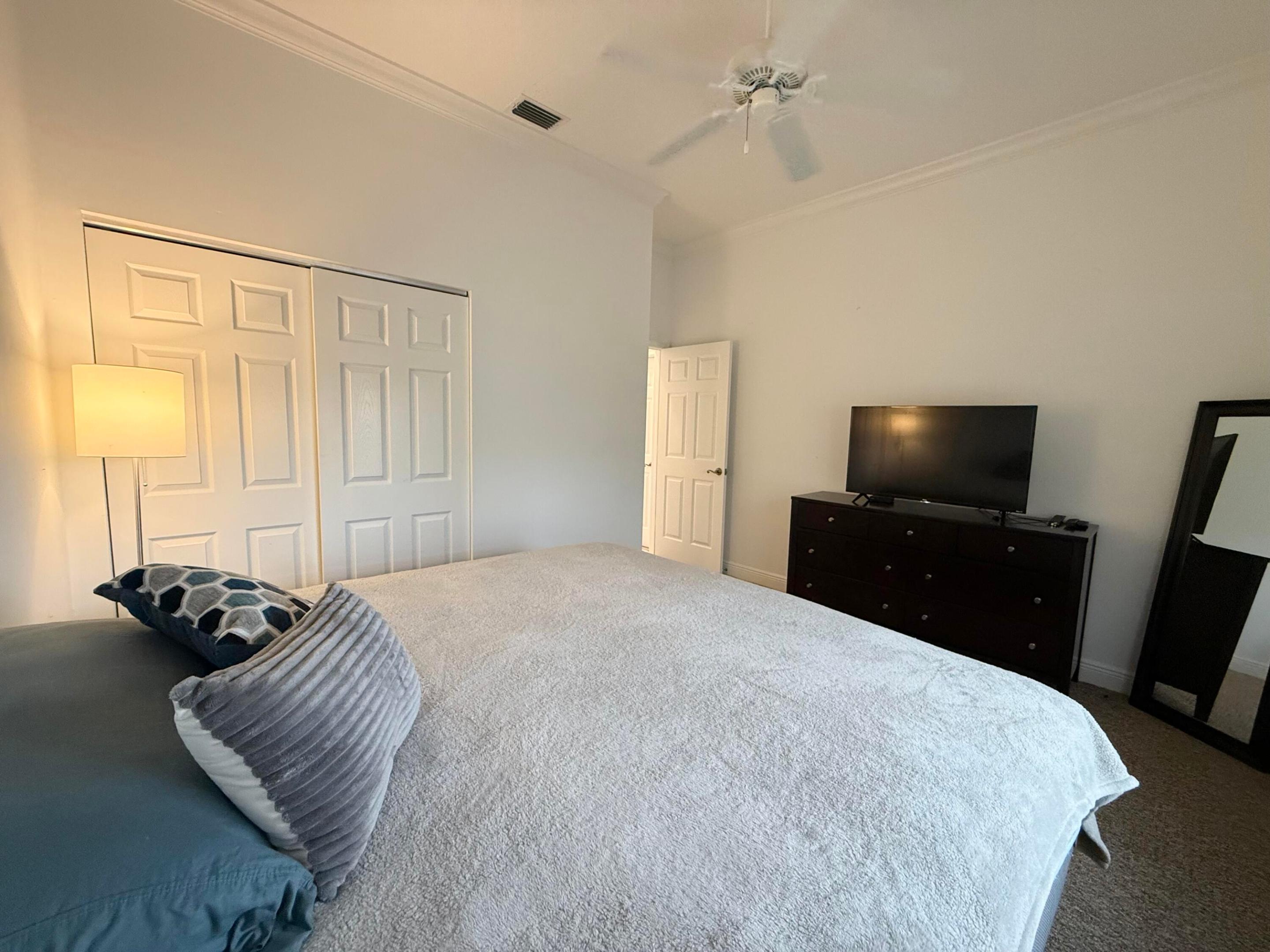 263 Canterbury Drive W