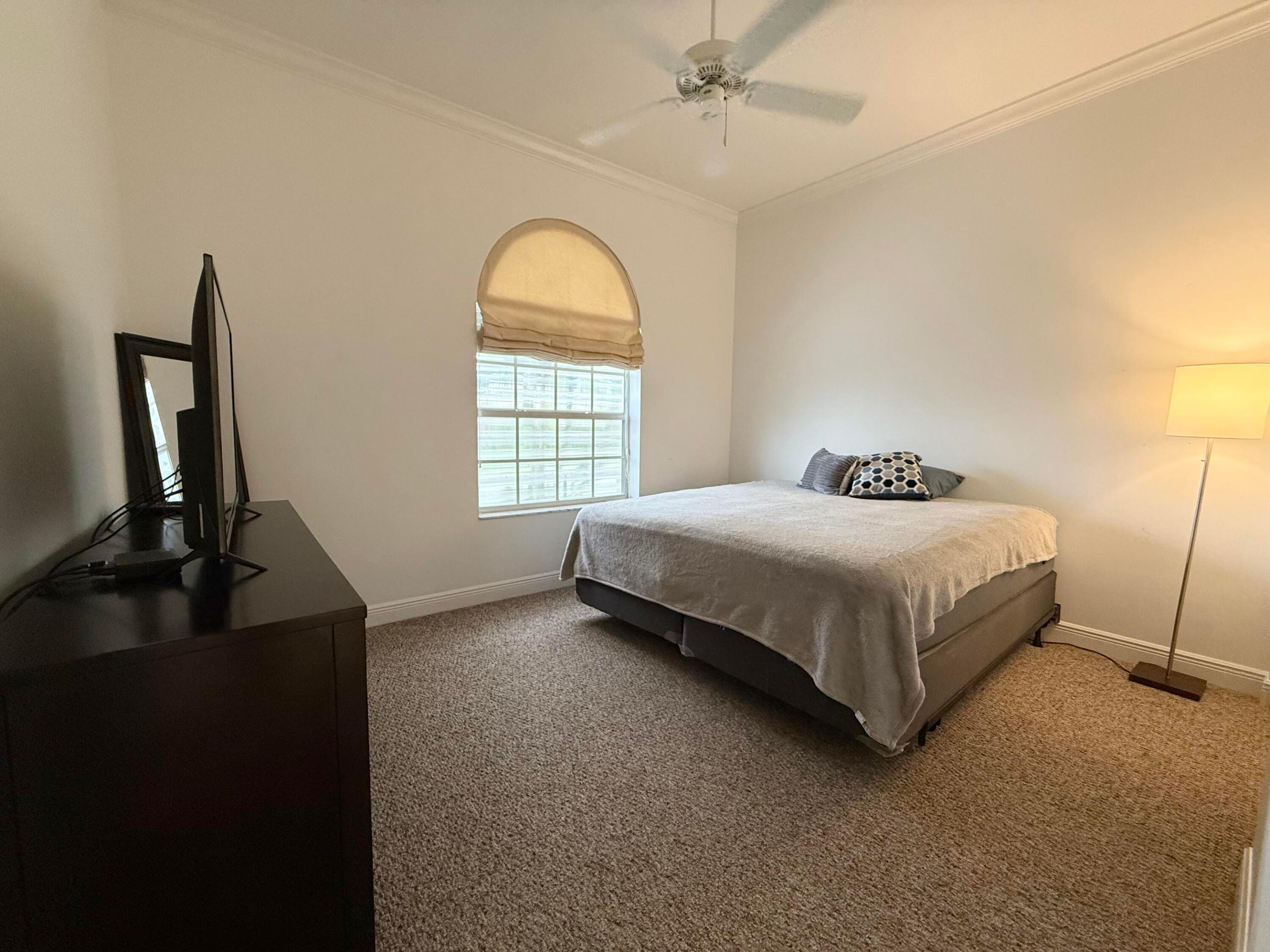 263 Canterbury Drive W