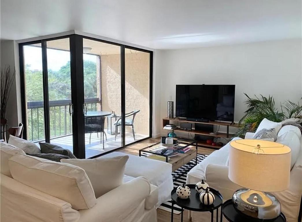 950 Egret Circle 5305