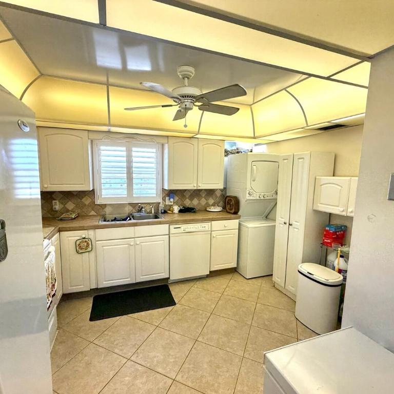 801 Lake Shore Drive 411