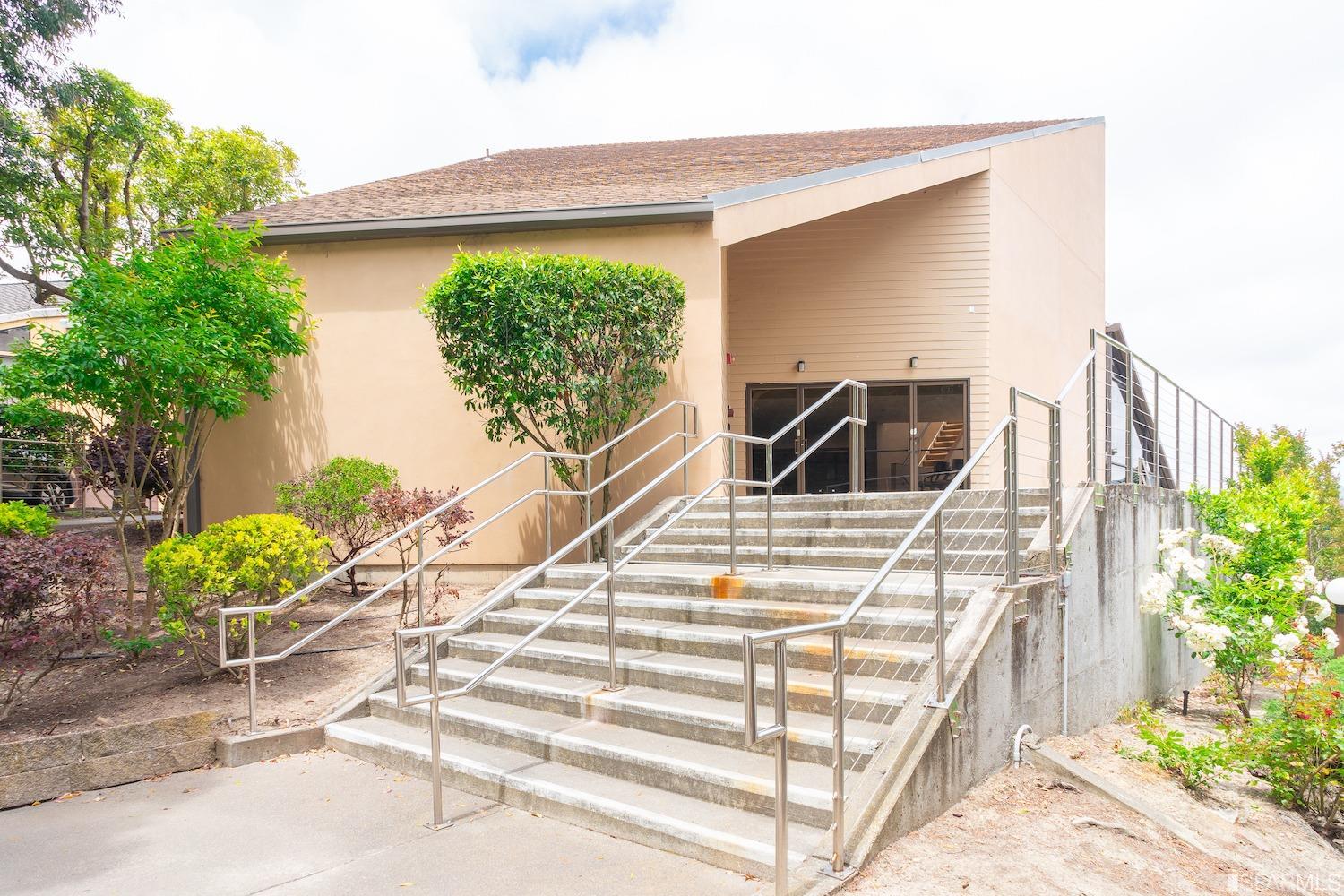1 Appian Way # 2 Unit: 709-2