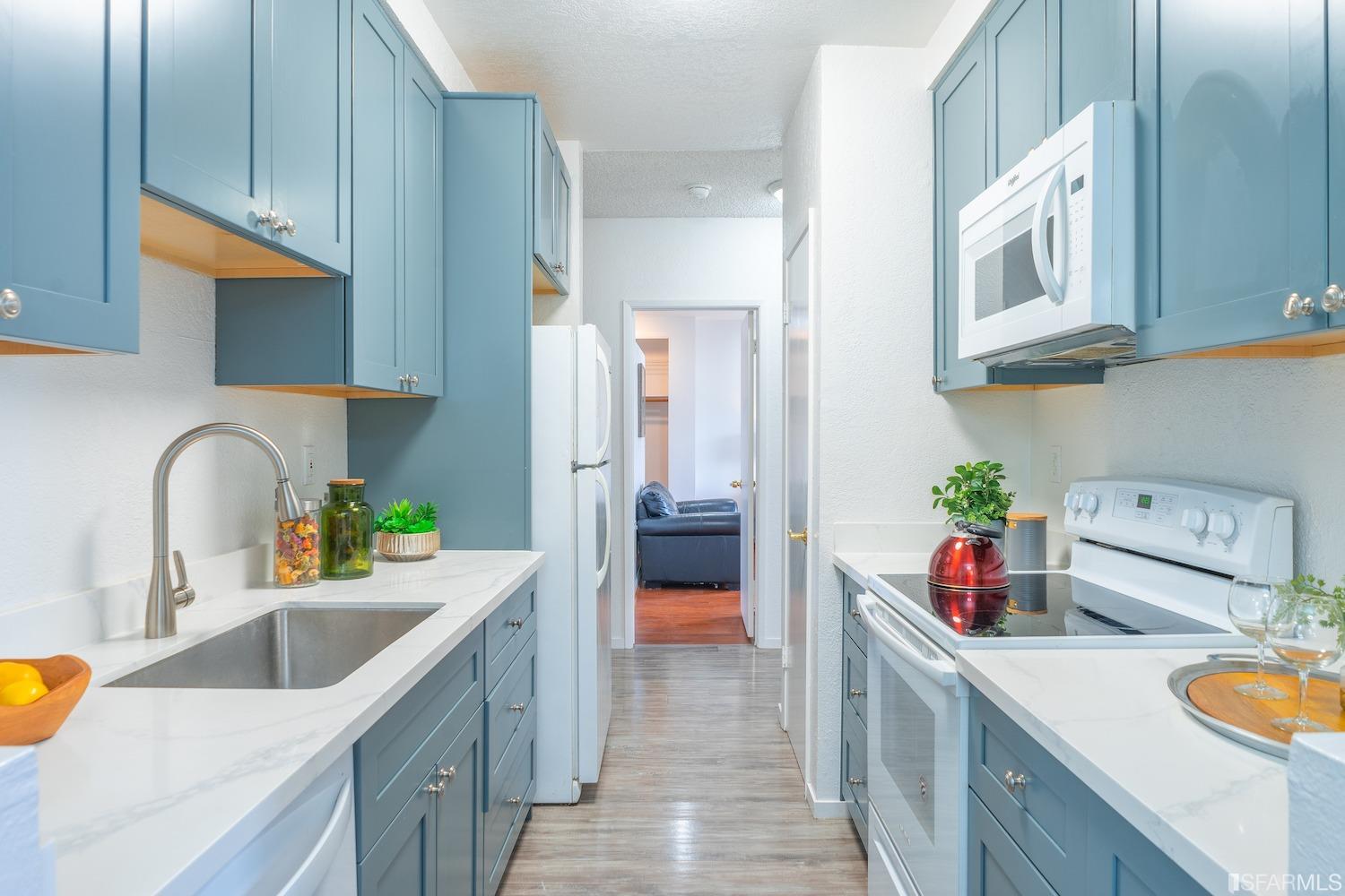 1 Appian Way # 2 Unit: 709-2