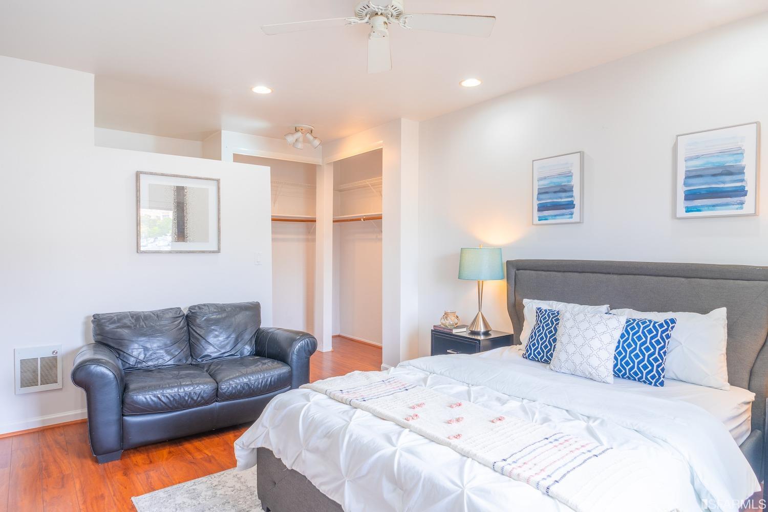 1 Appian Way # 2 Unit: 709-2
