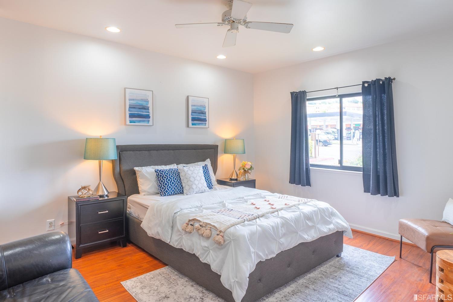1 Appian Way # 2 Unit: 709-2
