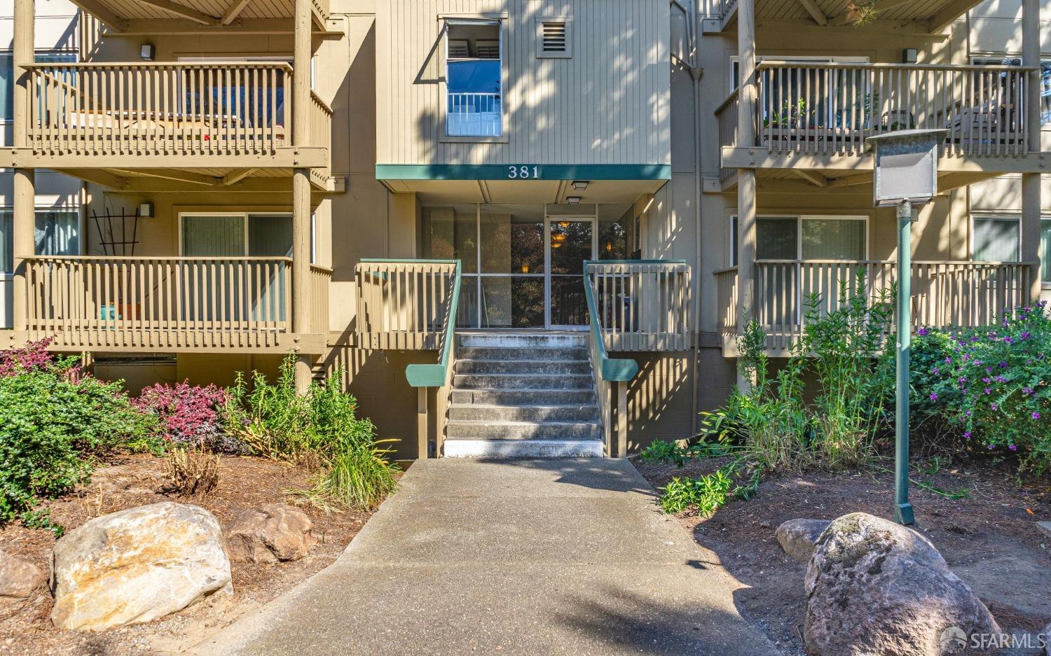 381 Half Moon Lane # 315