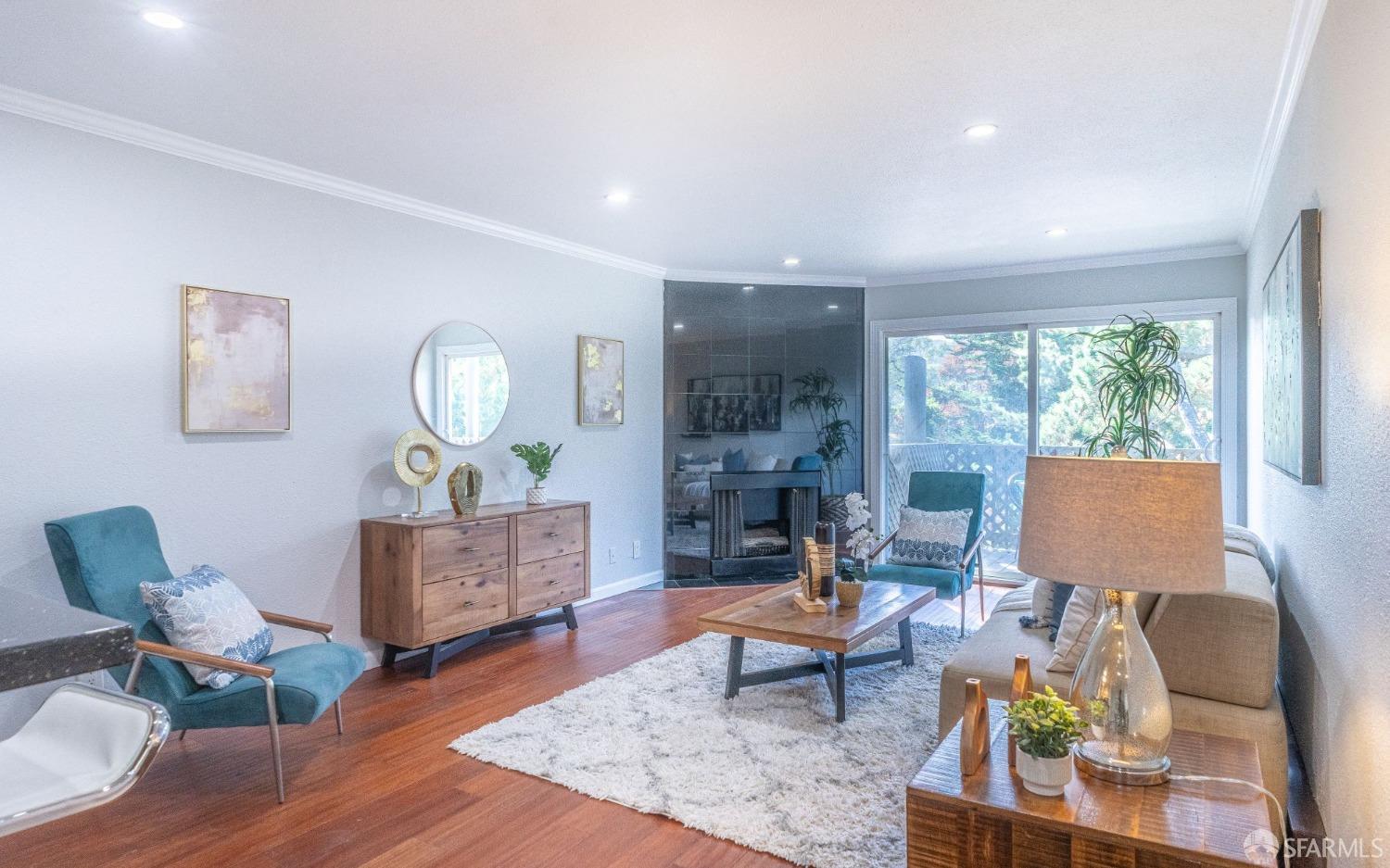 381 Half Moon Lane # 315