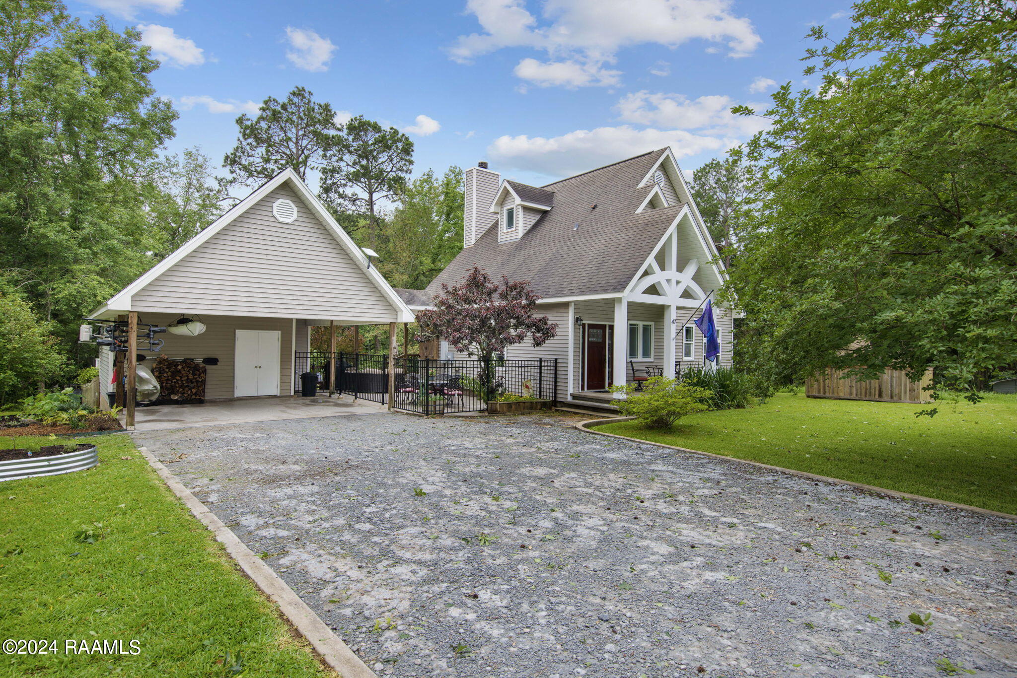 47 Hidden Hills Community