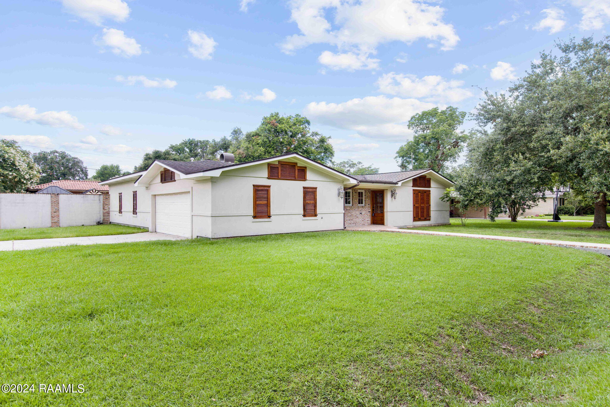 216 Live Oak Drive