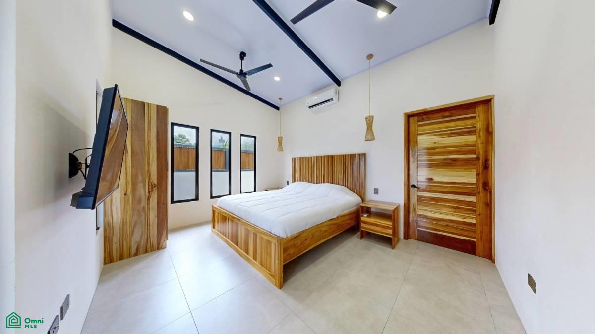 Brand New 3 bed, 2 Bath Home with creek and Jungle views.
