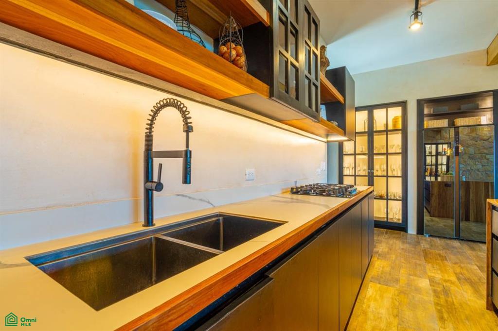 Luxury, Ocean View, Stunning Details on Calle Perezoso