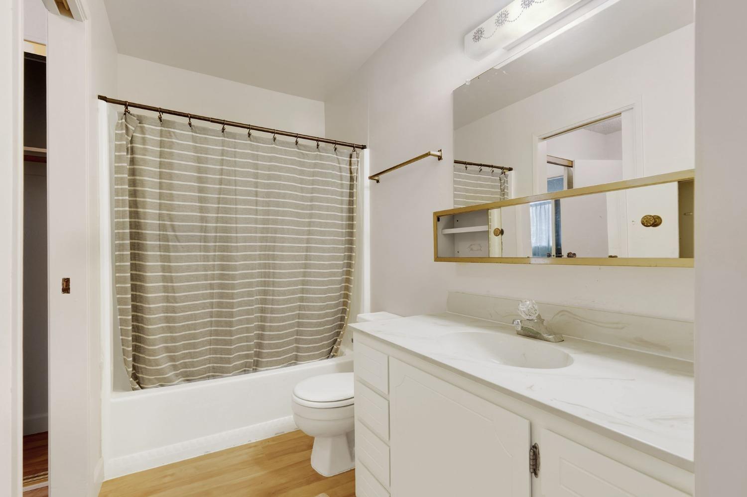 4848 4501 El Cemonte Avenue Unit: 12