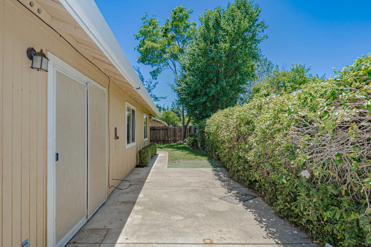 2714 Javier Place