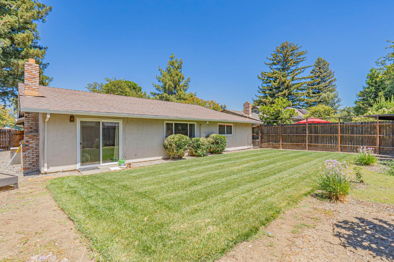 2736 Eel Place