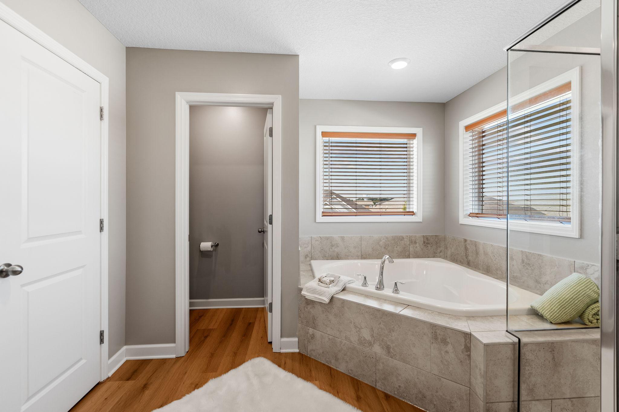 18306 Greenstone Way Lakeville, MN 55044