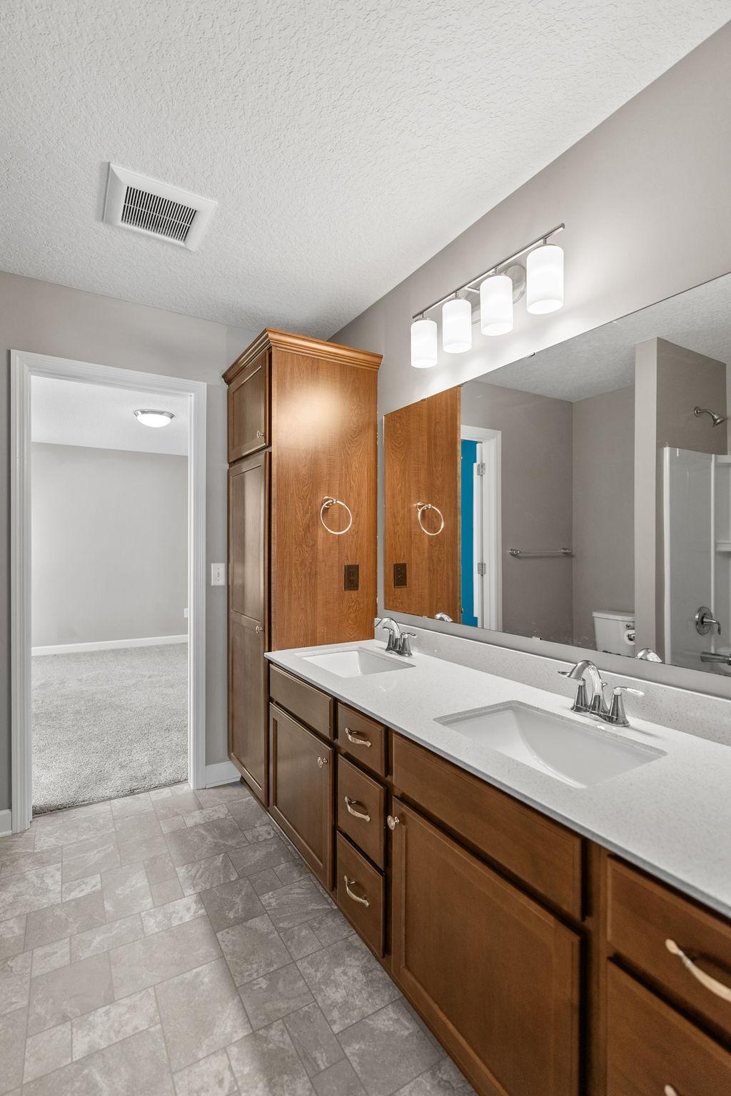 18306 Greenstone Way Lakeville, MN 55044