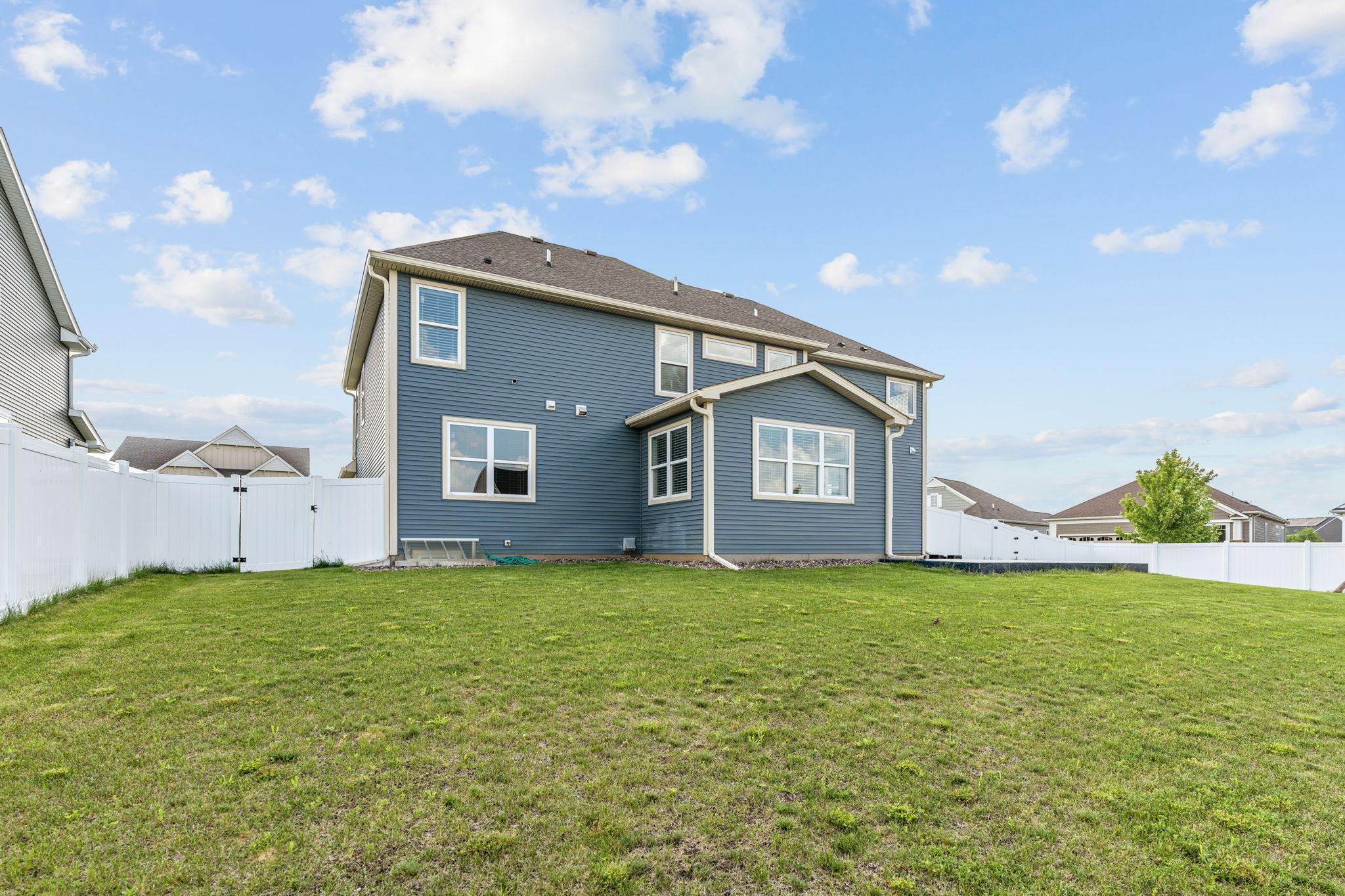 18306 Greenstone Way Lakeville, MN 55044
