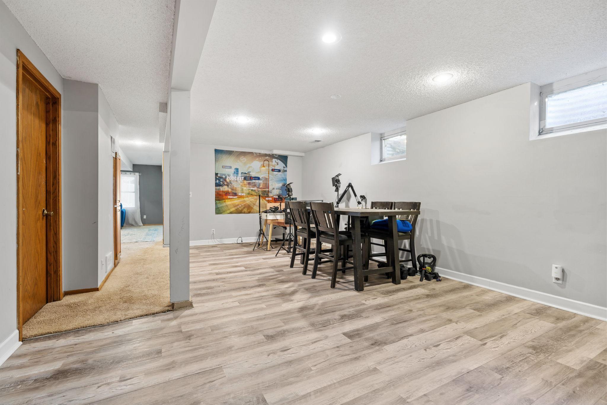 15020 Tyacke Drive Burnsville, MN 55306