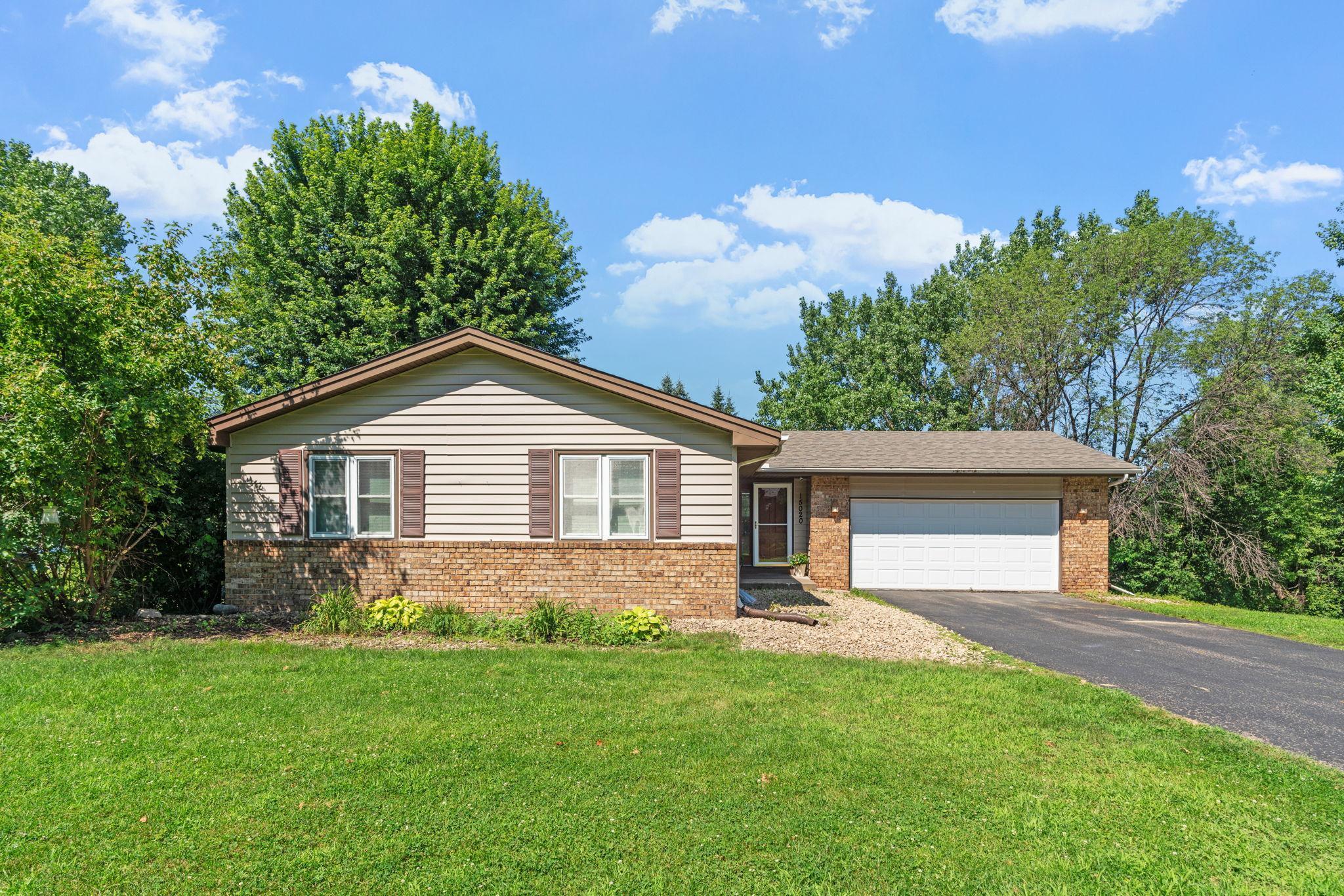 15020 Tyacke Drive Burnsville, MN 55306