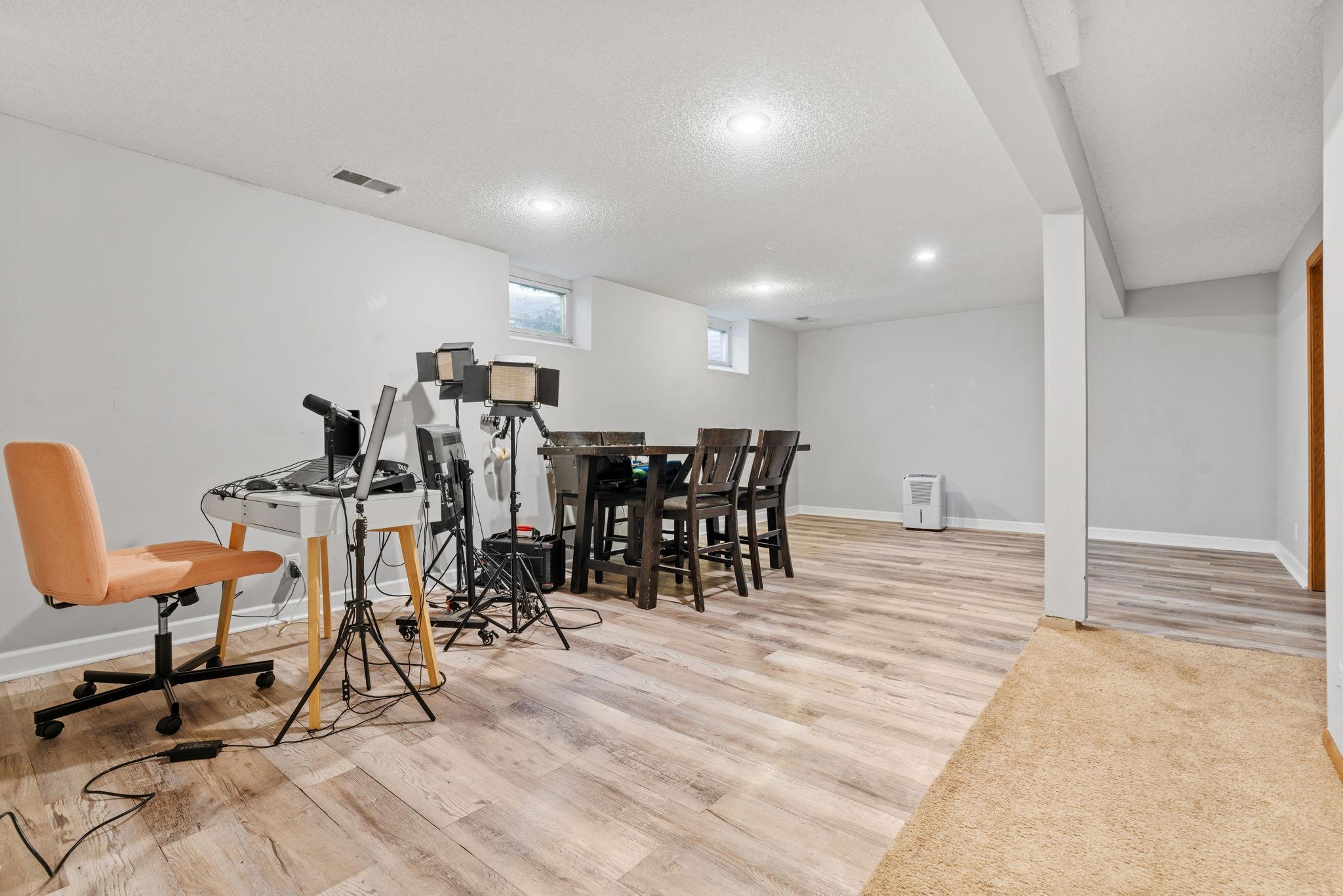 15020 Tyacke Drive Burnsville, MN 55306