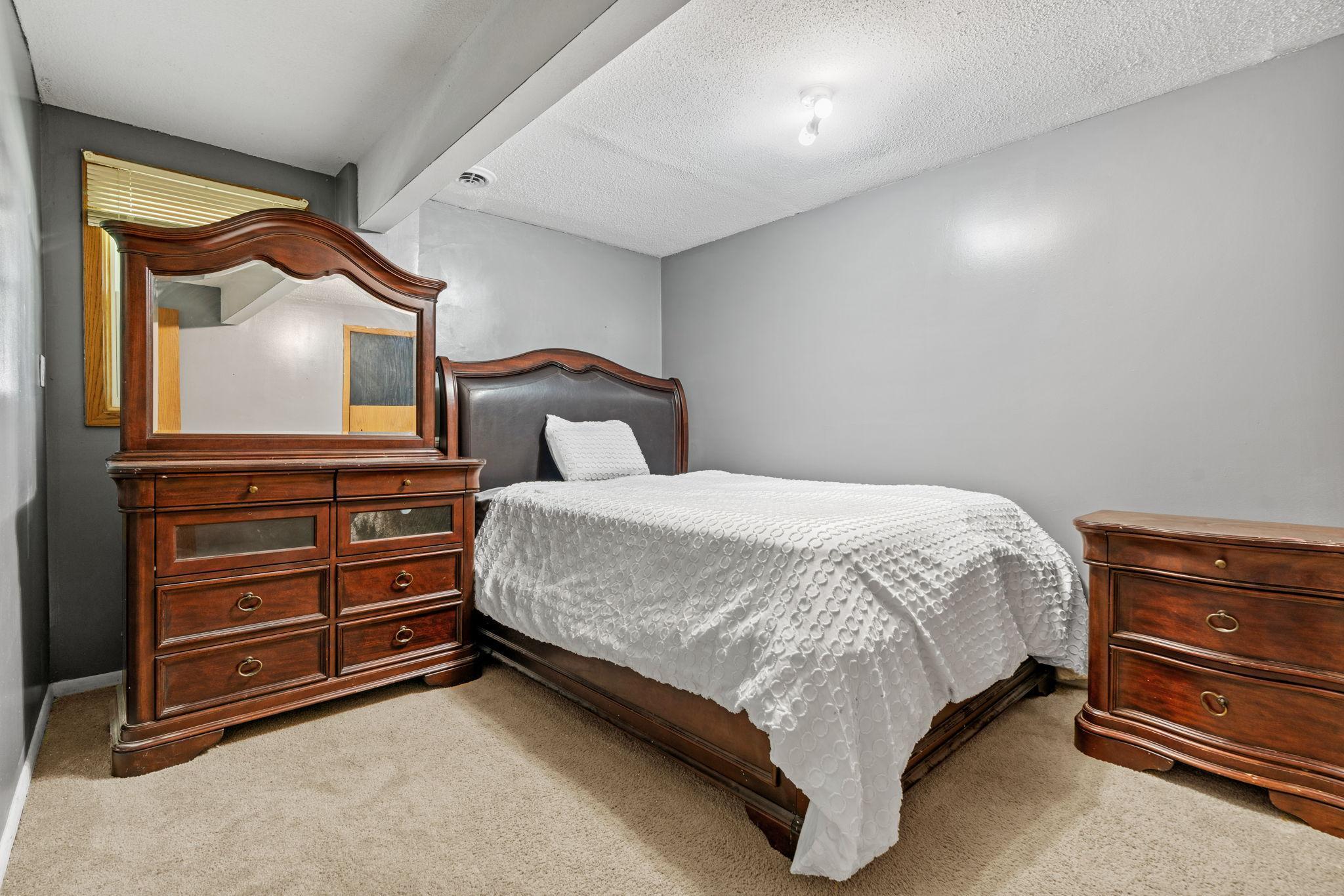 15020 Tyacke Drive Burnsville, MN 55306