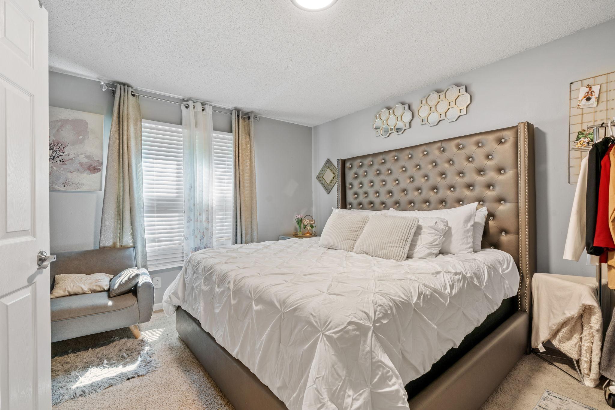 15020 Tyacke Drive Burnsville, MN 55306