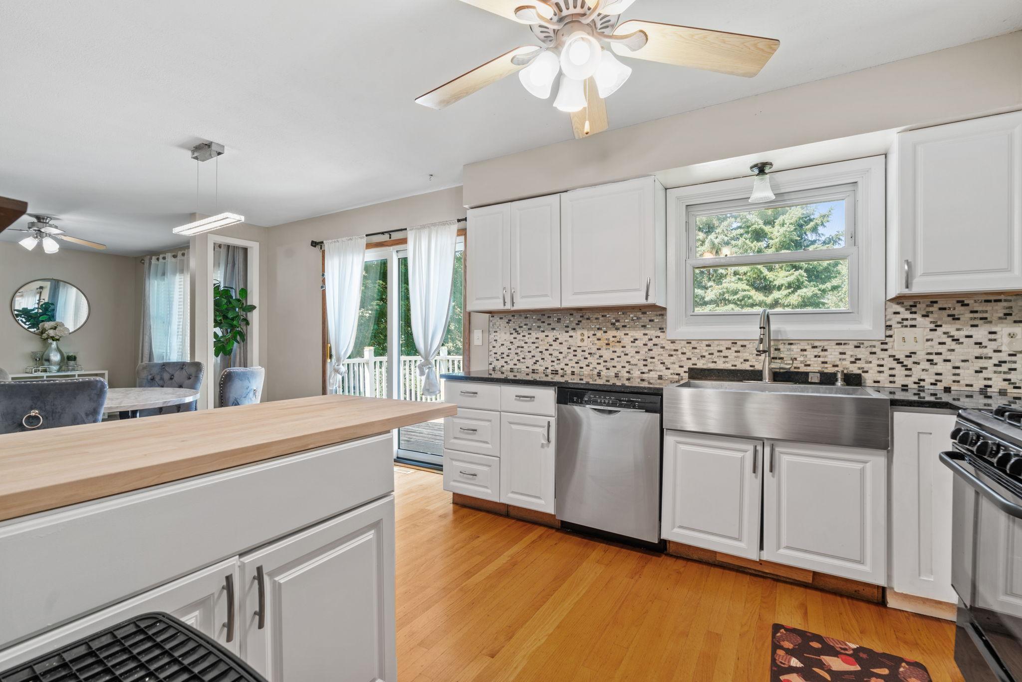 15020 Tyacke Drive Burnsville, MN 55306