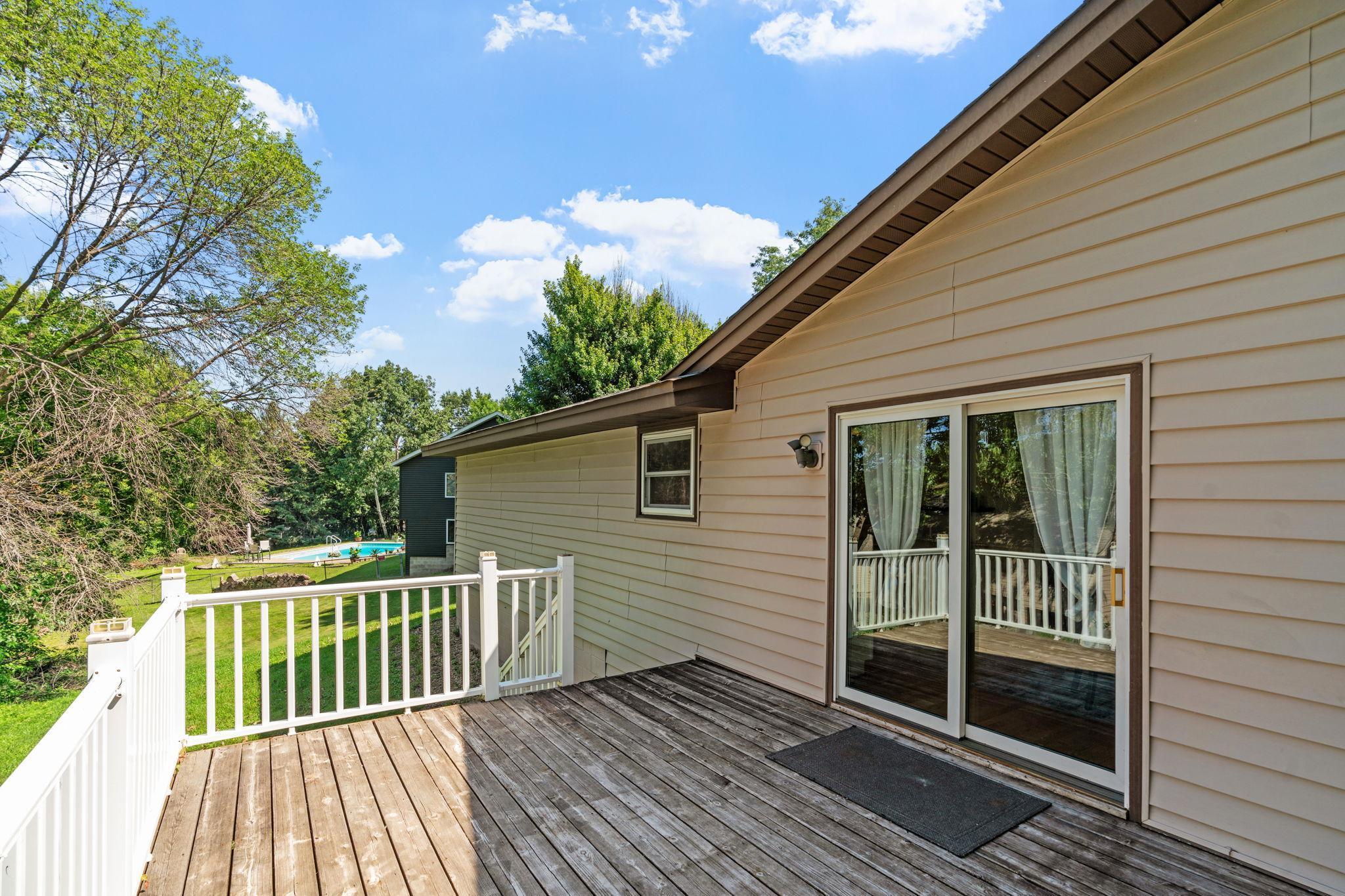 15020 Tyacke Drive Burnsville, MN 55306