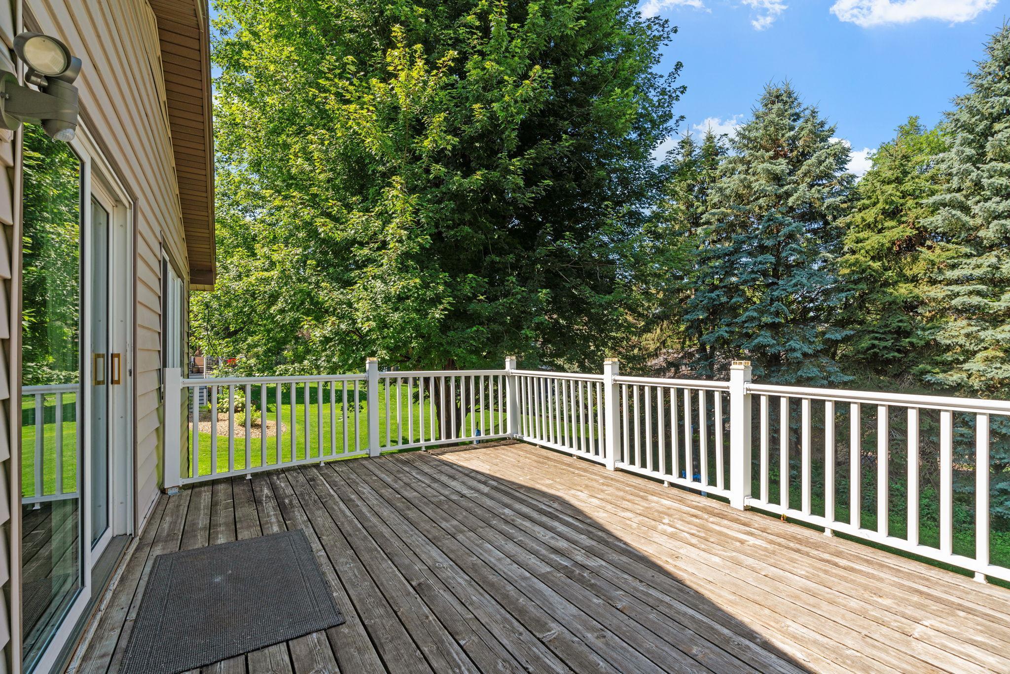 15020 Tyacke Drive Burnsville, MN 55306