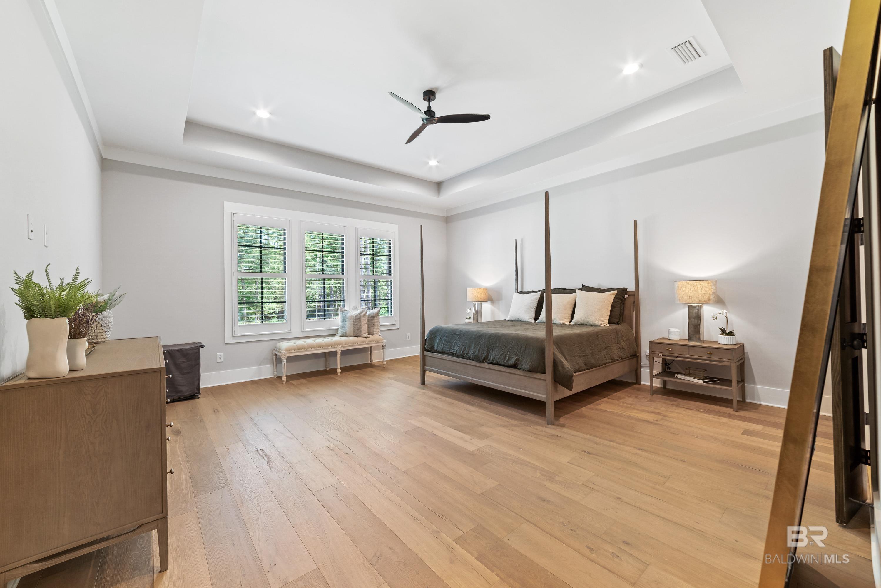 11504 Redfern Road