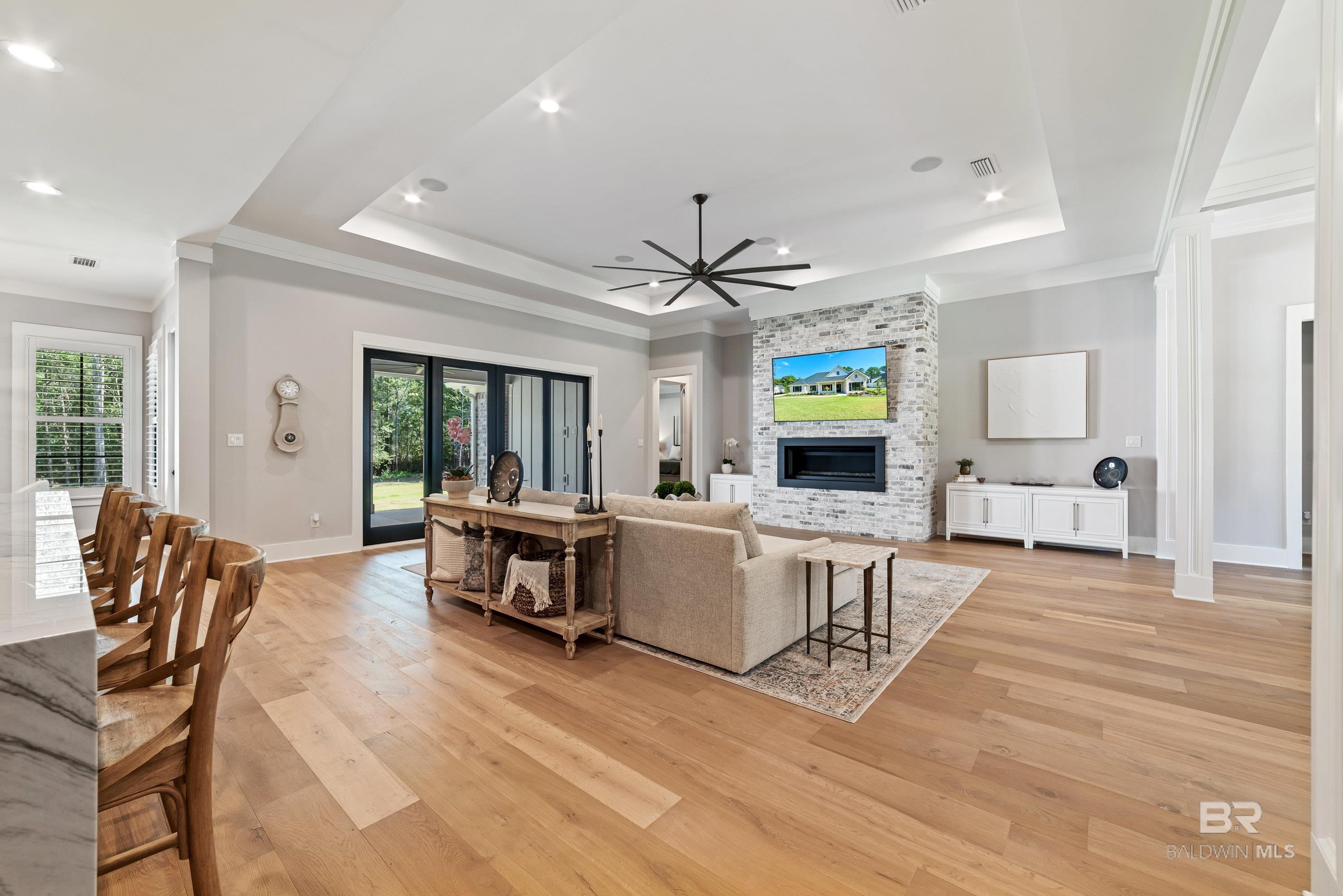 11504 Redfern Road